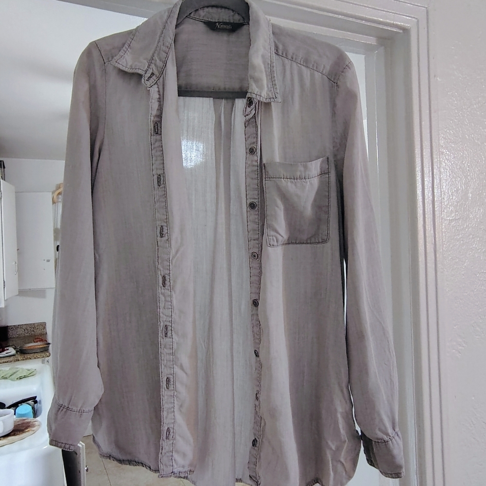 NATURALS - REFLECTIONS SIZE LARGE LIGHT GRAY BUTTON DOWN LIGHTWEIGHT LONG SLEEVE